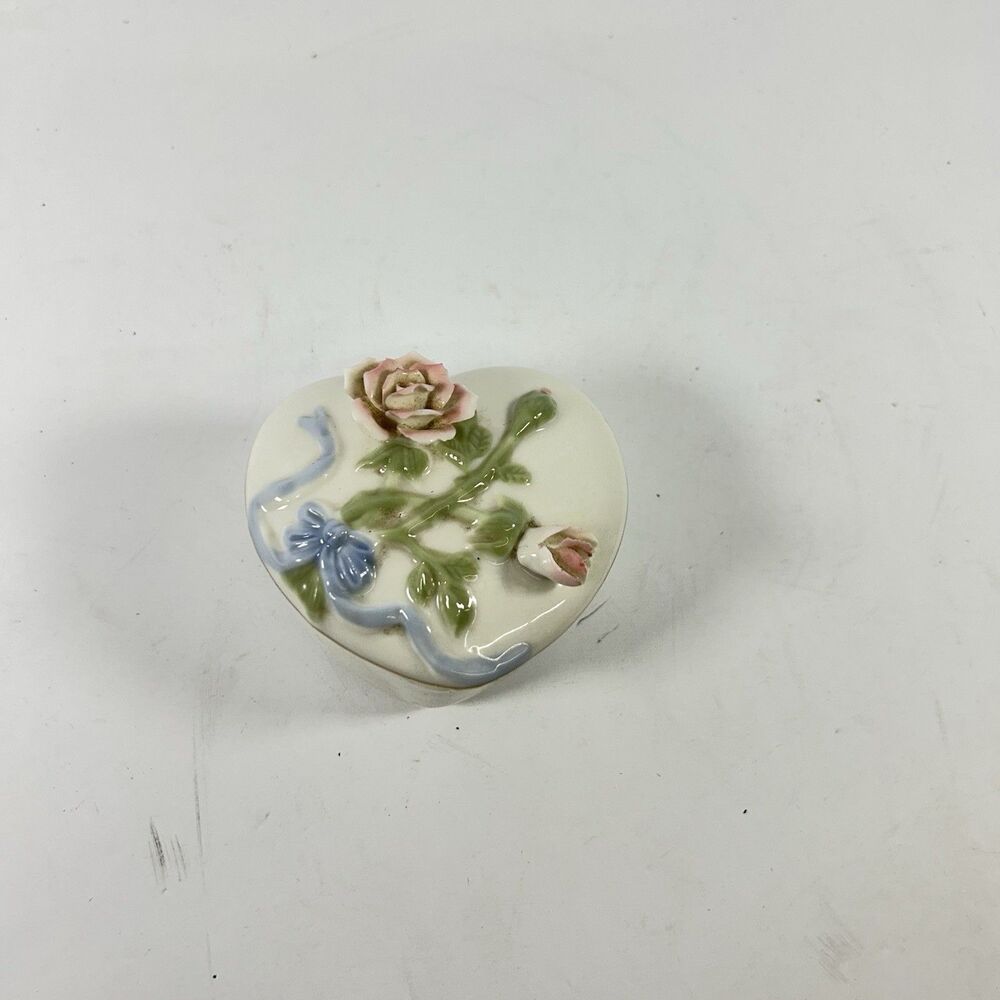 Vintage Heritage House Melodies Heart Music Box Love Story Porcelain Pink Rose